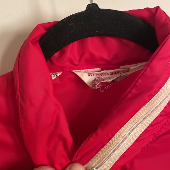 Vintage Boy Scouts of America red nylon jacket windbreaker with hidden hood - Picture 5 of 5